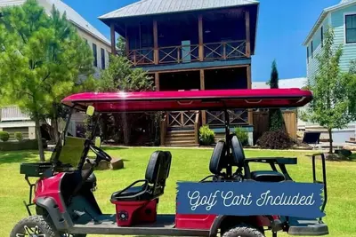 Image de Six-Seater Golf Cart Included!