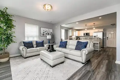 Image de Newbo Oasis Retreat 🏡 Welcome to the Exquisite 3 Bed, 2. 5 🛁 Remodeled Home ✨