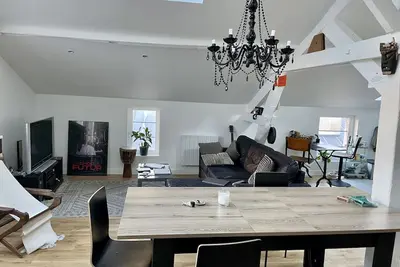 Image de magnificent loft located in the trendy 11th district.
