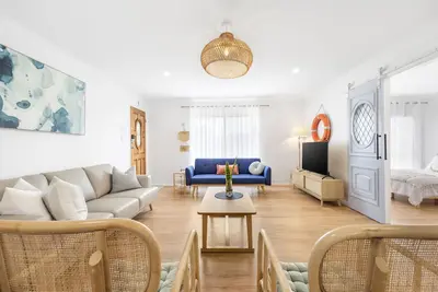 Image de 2 Bedroom Beach Home Hervey Bay & New Fit Out