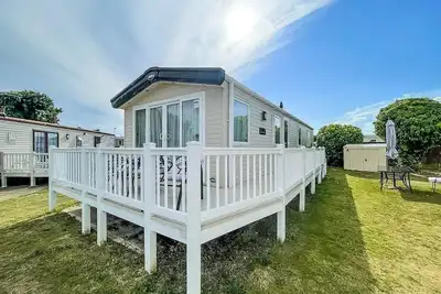 Image de Stunning 6 berth caravan with decking at Cherry Tree Park in Norfolk ref 70802c