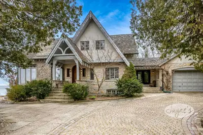 Image de 6 bed 4 bath cottage in Tiny with stunning beach on Georgian Bay!