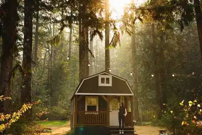 Image de Clay Baby - luxury shed conversion on the river