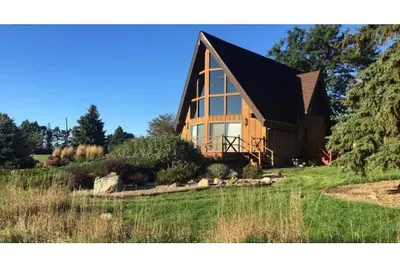 Image de Relaxing Riverview Cabin with Scenic Hot Tub