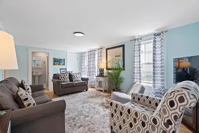 Downtown | Pets | Walk to Church Landing, Lake and Shops in minutes | Ski Gunstock Resort in 23mins