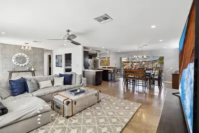 Image de Elegant Desert Sanctuary w\/ Heated Pool & Hot Tub
