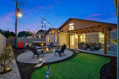 Image de Luxe Bali Inspired Home near Down Town St Pete and Beaches - Hot Tub and Golf