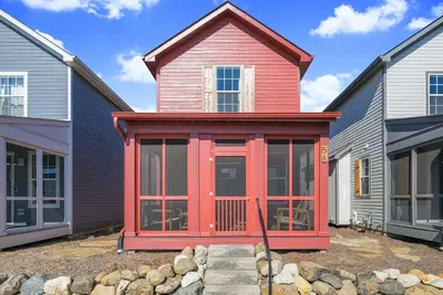 Image de Red Red Wine | 2 Bed, 2. 5 Bath