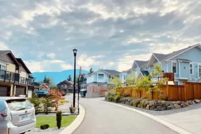 Image de Cozy n’comfortable 1 bedroom suite - A few minute drive to Nrgh, Viu, Woodgrove