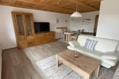 Image de GemĂĽtliche Ferienwohnung fĂĽr bis zu FĂĽnf Personen mit Gartenzugang