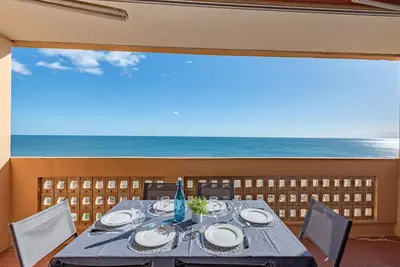 Image de Bel appartement pour 4 personnes avec climatisation, Wifi, piscine, Tv, terrasse et parking