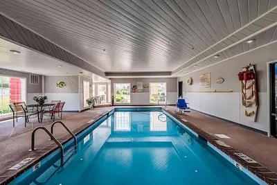 Image de Relaxing Unit Near Attractions in GuestHouse Lexington, Parking, Pool!