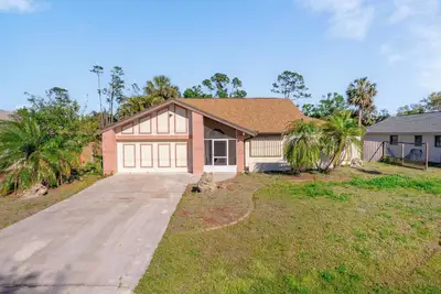 Image de Spacious Vacation Getaway on Canal close to Beach
