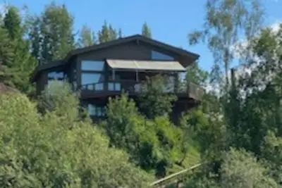 Image de Midway River Front Mansion