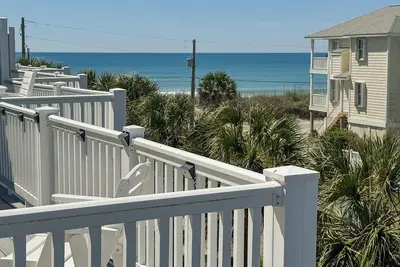 Image de Ocean view townhome with pool, beach access & multiple balconies