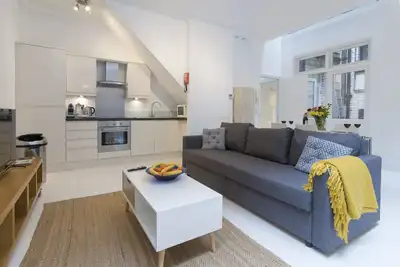 Large flat near Oxford Circus
