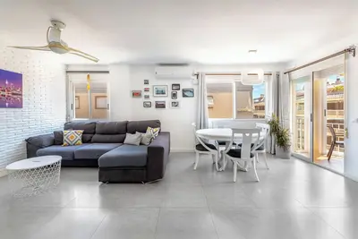 Image de Appartement 'Amplio Canet' avec piscine partagée, Wi-Fi et climatisation