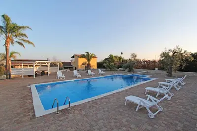 Villa 'Rita' avec vue sur la mer, piscine, jardin, terrasse et Wi-Fi