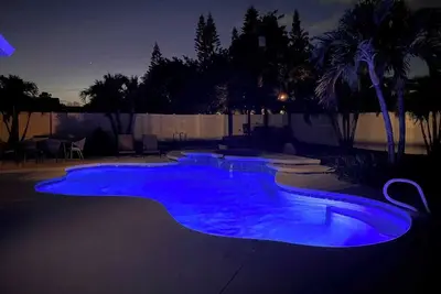 Image de Kiss the Wave - Spacious 4br/3ba, w/pool/hot tub