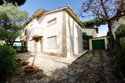 Image de Maison de vacances Camaiore pour 1 - 8 personnes avec 4 chambres à coucher - Maison de vacances