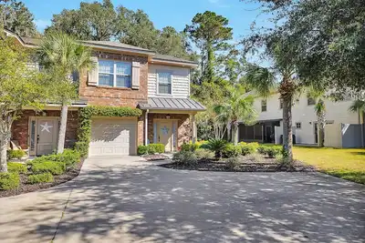 Image de Coastal Serenity by Sandy — Near Beach, Pool + Bikes Included!
