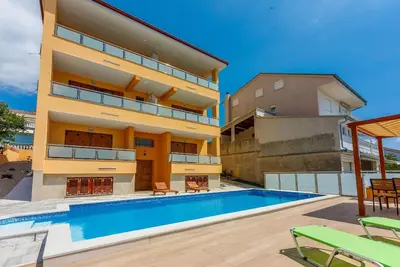 Image de Appartement de vacances Novi Vinodolski pour 1 - 4 personnes avec 1 chambre à coucher - Logement de