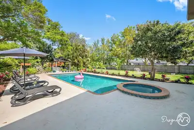 Image de Luxe Largo Retreat: Pool, Games, Basketball & More