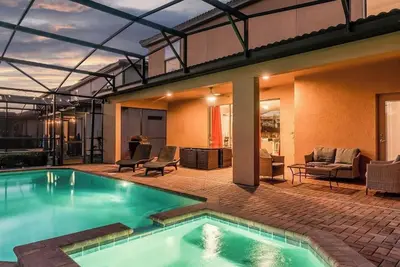 Resort villa w/ heated pool & Star Wars loft