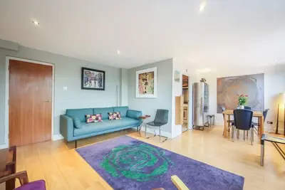 Image de Large, Luxurious *Central* Private Terrace - For 6
