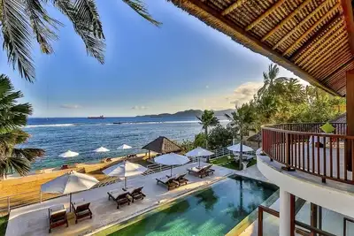 Image de Villa Jukung absolute beachfront. private access to the sea.
