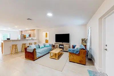 Image de Relaxing home with patio, W/D, full kitchen, & Pack-N-Play - golf nearby