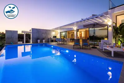 Image de Brand New Villa With Heated Private Pool, Jacuzzi, Sea View & Close To The Beach
