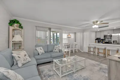 Image de 2 bedroom 2 bathroom condo near the beach