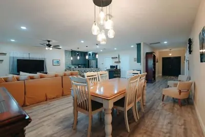 Image de Oak Hill Luxury Fish & Boat House