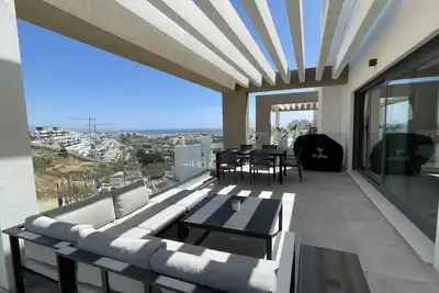 Image de Modern penthouse close to all amenities and beaches