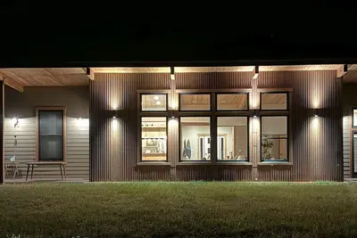 Image de Wolfcreek Lodge - Modern 3 bd house on a ski trail and river access\/hiking trail