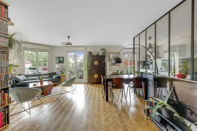 Image de Bel appartement 90 m2 moderne balcons 2 mn du métro, 5mn de Paris Idéal familles