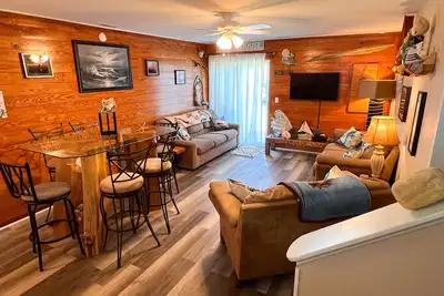 Image de Chincoteague Island Home- \"Blue Tide Townhome\" Kayaks Included!