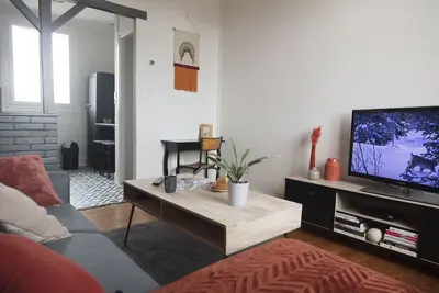 Image de Très Beau F2 Rénové - Hyper Centre à 10mn