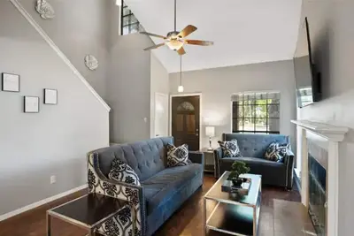 Image de 10Min2RandolphAFB~20Min2FtSH~4b\/2. 5b~PetFriendly!