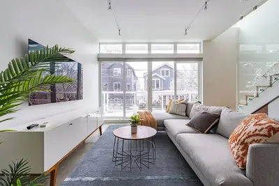 Image de Modern Cap Hill Townhouse w/ Rooftop Deck