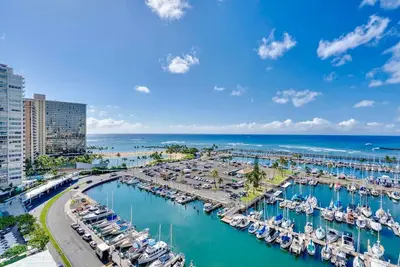 Image de *Remodeled Oceanfront in Waikiki - Ilikai Marina