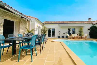 Image de Magnifique villa avec piscine et billard