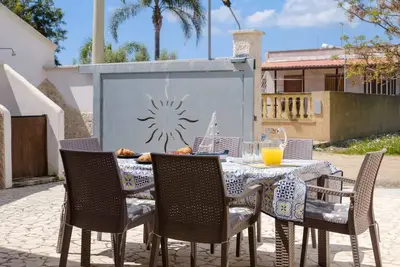 Image de Villa Diamante Torre Lapillo Avec Climatisation, Parking Et Wi-Fi