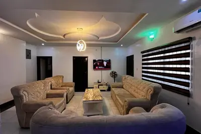 Image de CampDavid Luxury Apartments - 15 minutes from the Mm International Airport Lagos