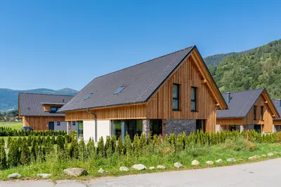Image de Chalet avec un jardin près d'une station de ski