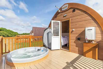 Image de High Farm Deluxe Pod (Hot Tub)