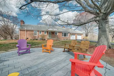 Image de Nature Getaway w/ On-Site Trails, 17 Mi to Dc!