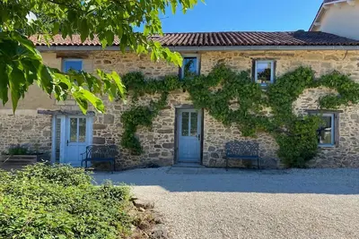 Image de Gîte spacieux avec grande terrasse