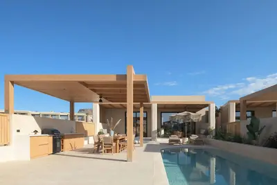 Image de Cicada Zoe Suite, Elegant Beach Living